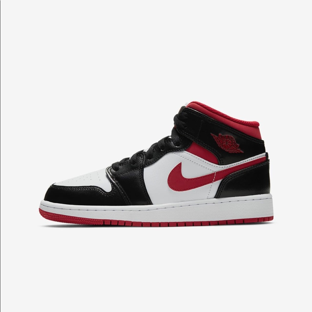 NIKE Air Jordan 1 Mid